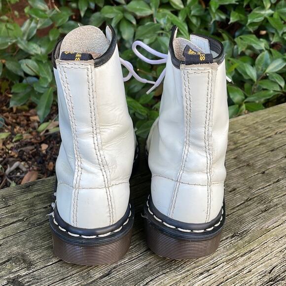 Vintage Dr Martens 1460 MIE England White Combat Boots Women's 7 US / 5 UK - Picture 3 of 16